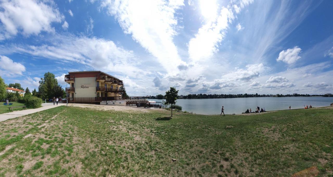 Apartmanovy Wellness Garni Hotel Relax Senec Zewnętrze zdjęcie