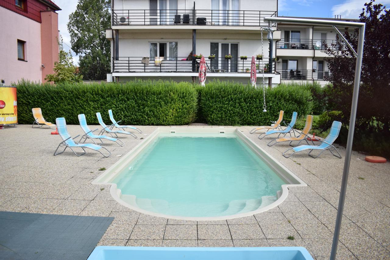 Apartmanovy Wellness Garni Hotel Relax Senec Zewnętrze zdjęcie